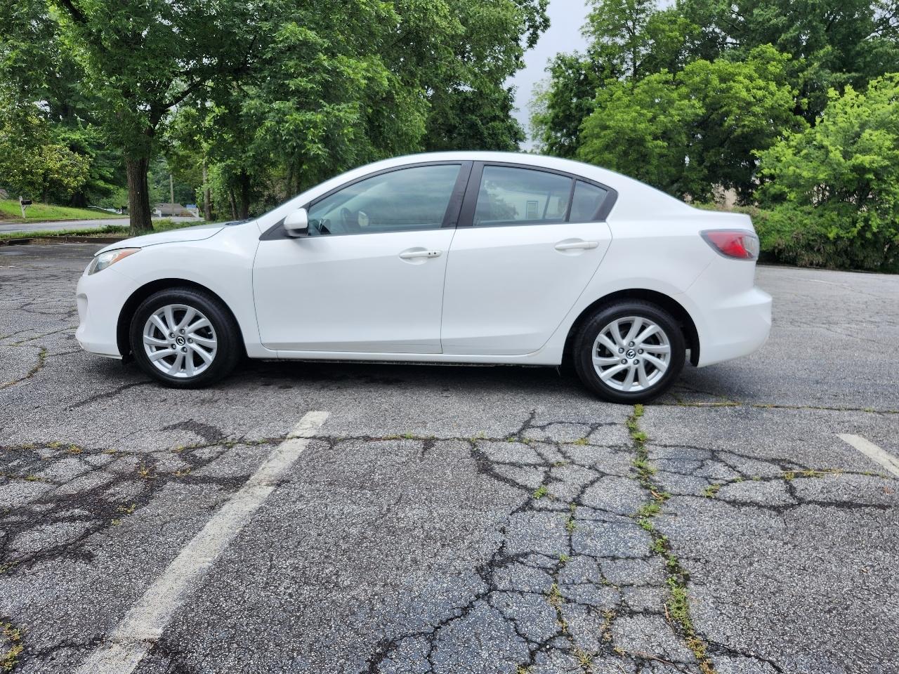 Mazda MAZDA3 i Touring AT 4-Door 2013
