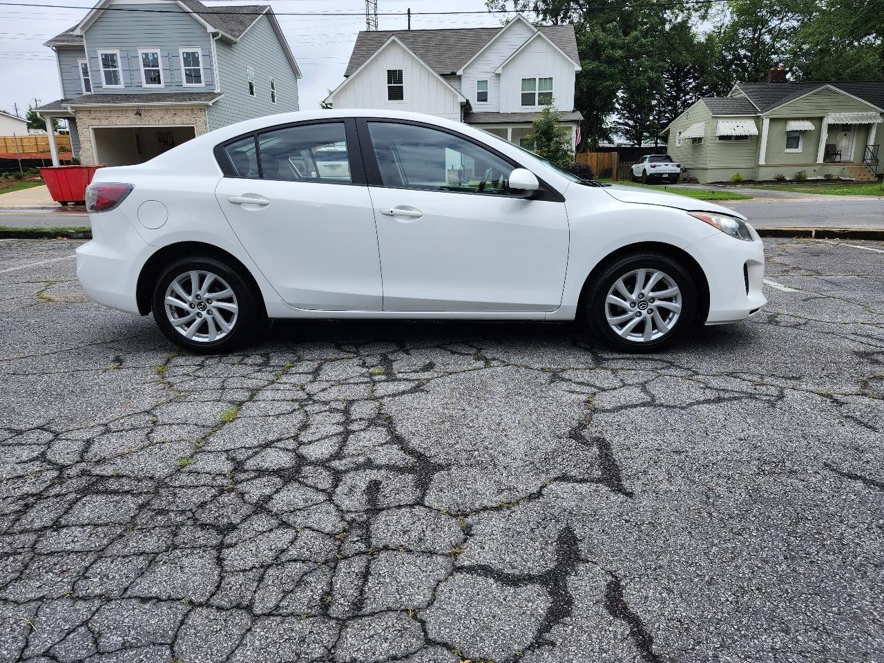 Mazda MAZDA3 i Touring AT 4-Door 2013