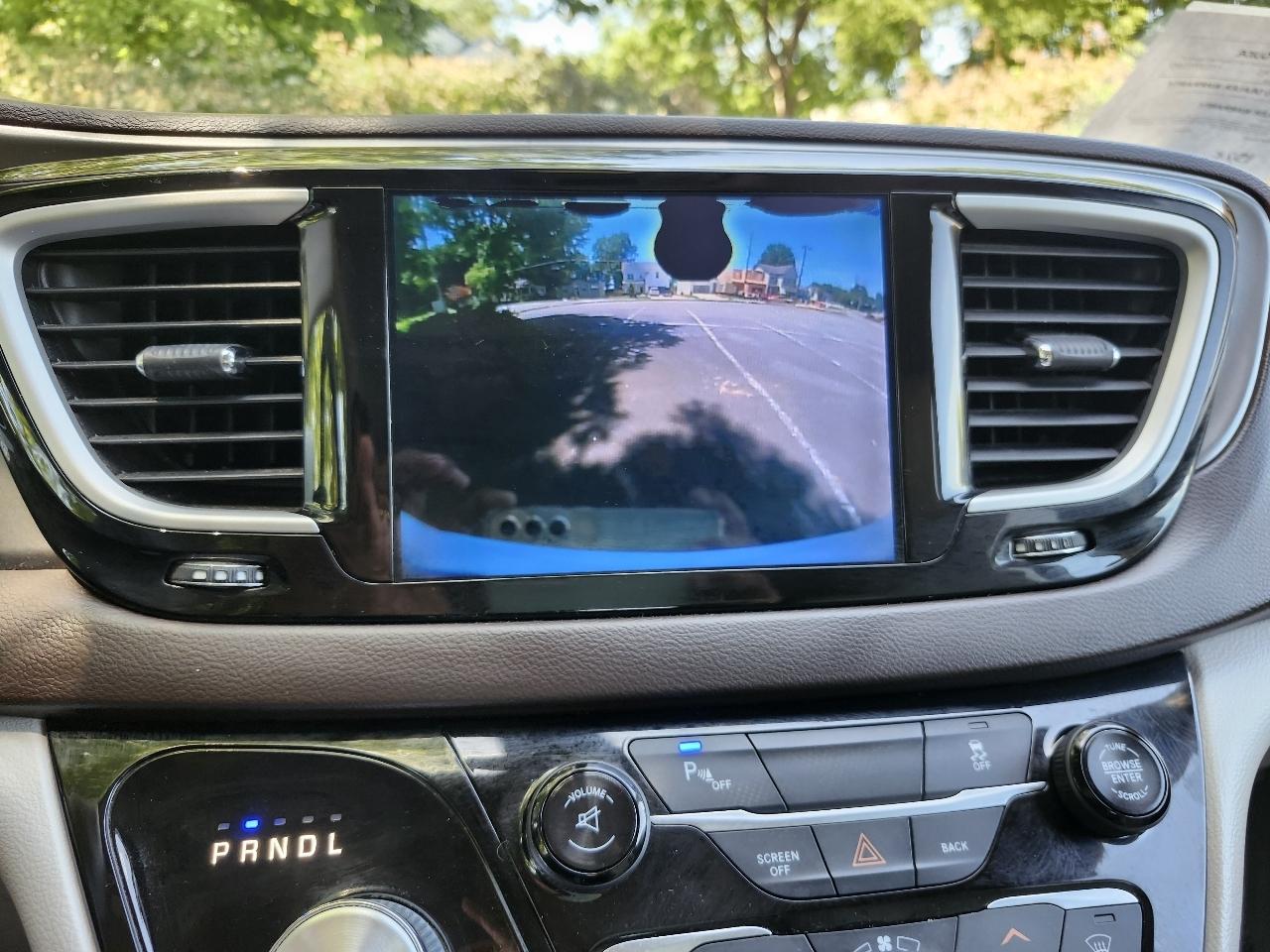 Chrysler Pacifica Touring-L 2017
