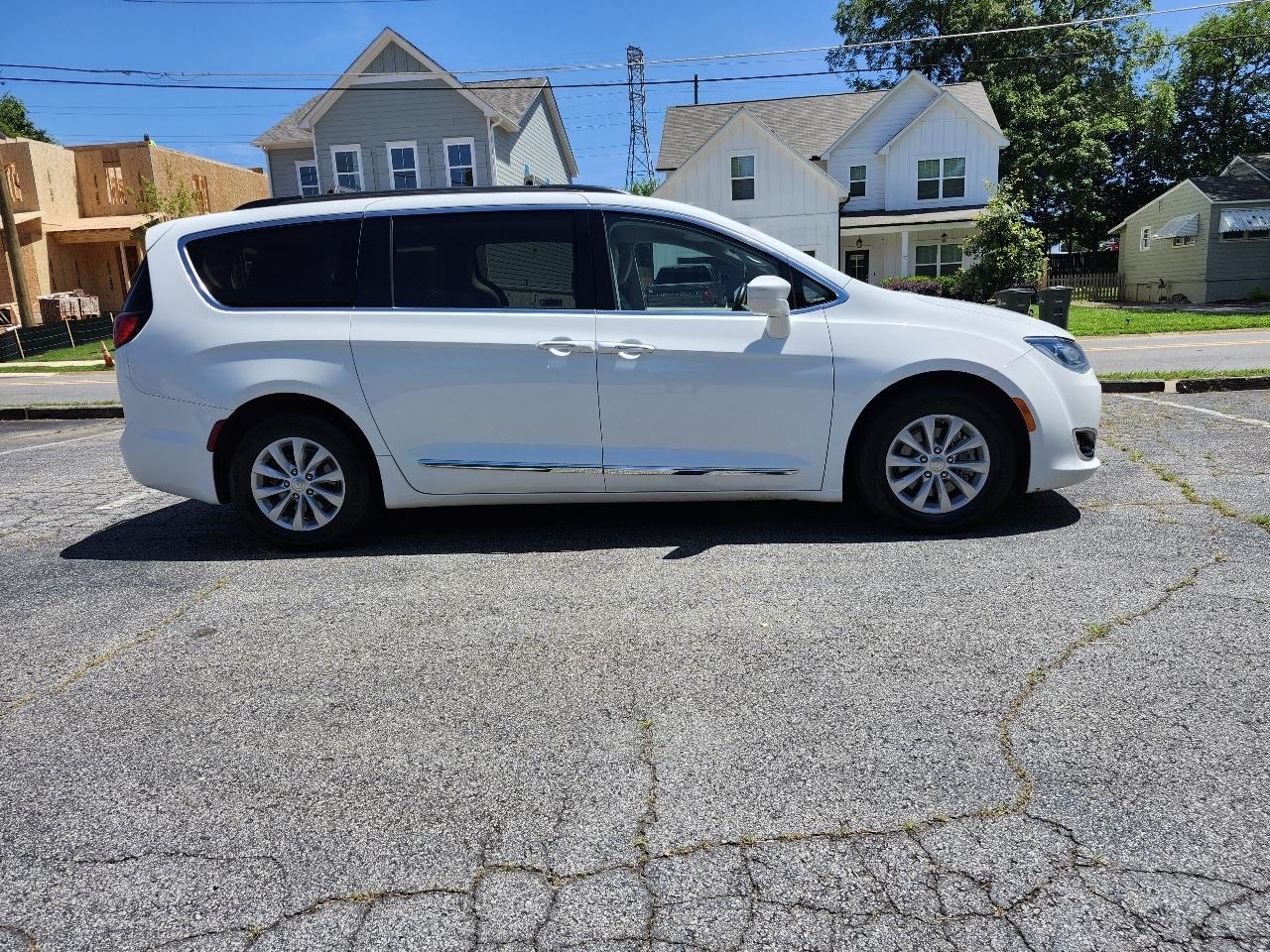 Chrysler Pacifica Touring-L 2017