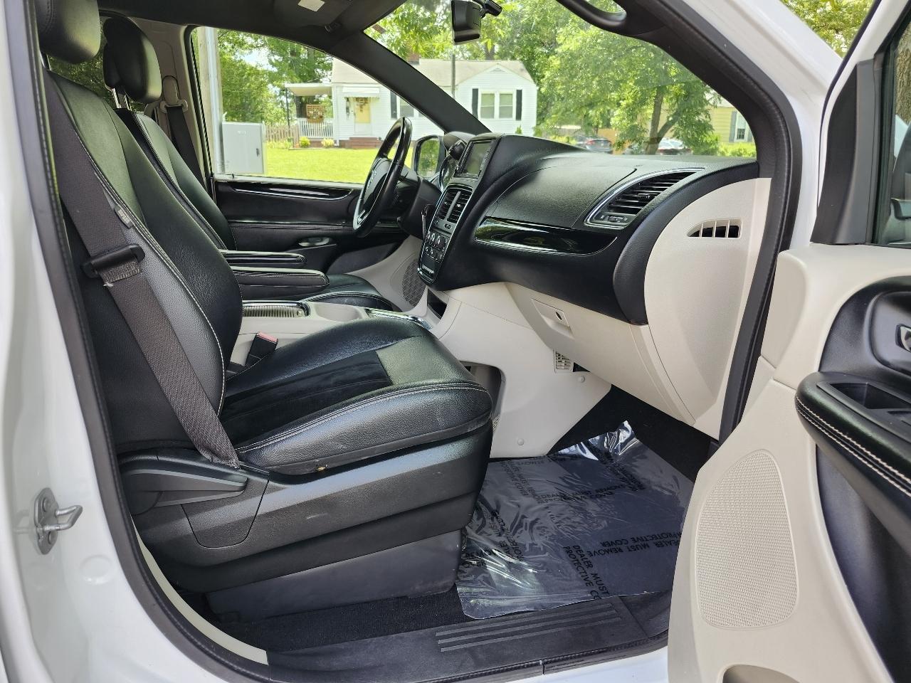 Dodge Grand Caravan SXT 2017