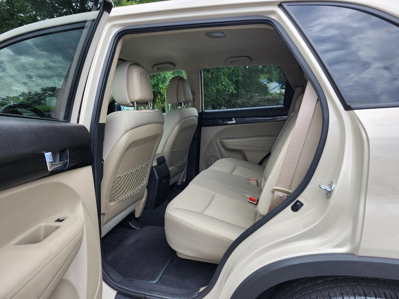 Kia Sorento LX 2WD 2011