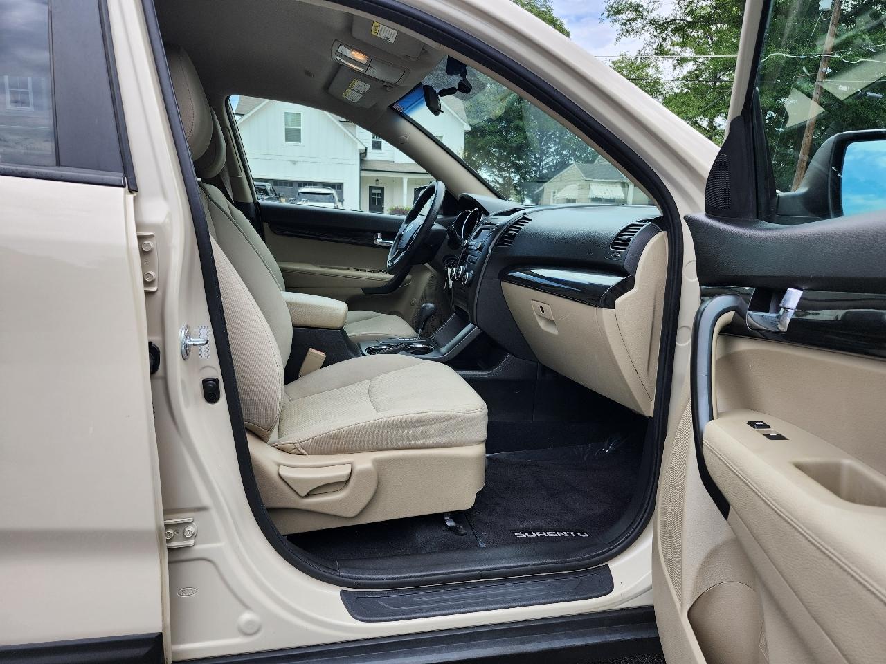 Kia Sorento LX 2WD 2011