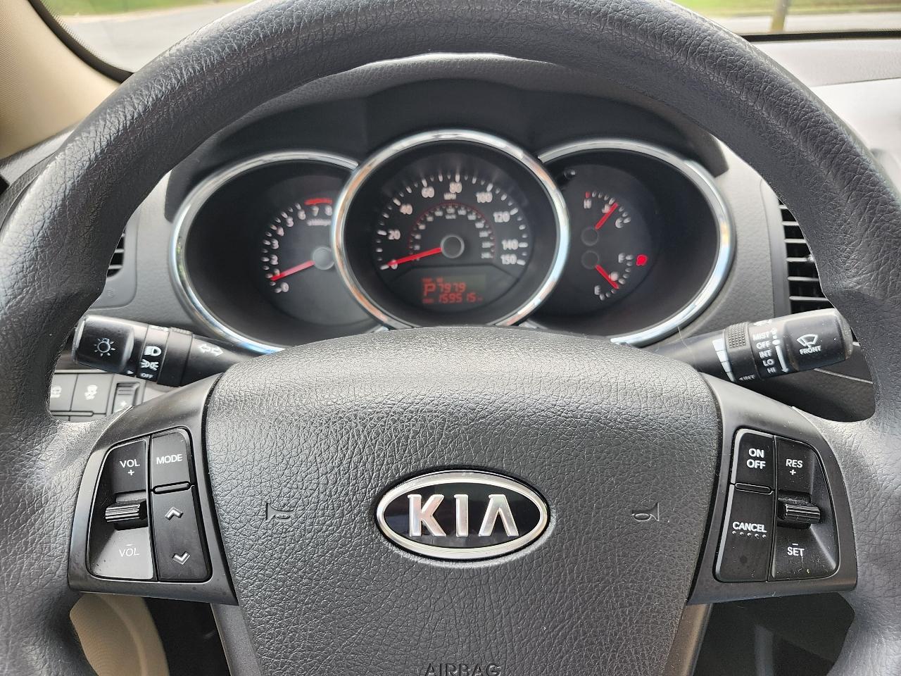 Kia Sorento LX 2WD 2011