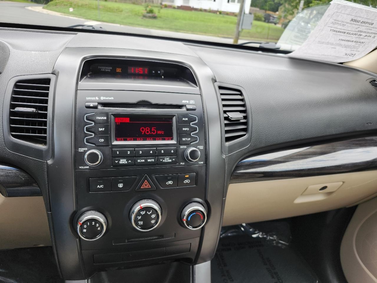 Kia Sorento LX 2WD 2011