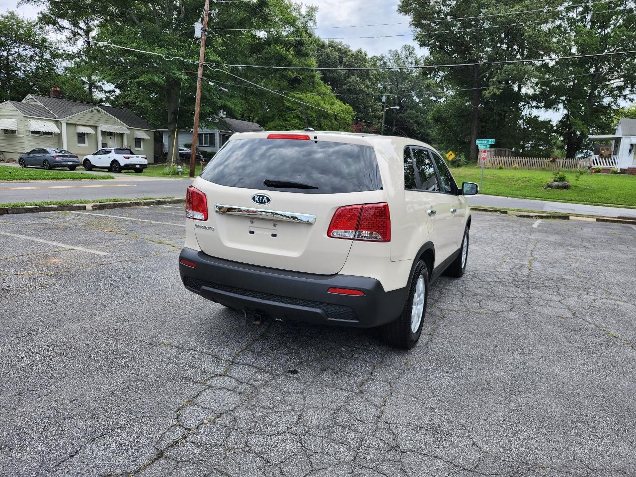 Kia Sorento LX 2WD 2011