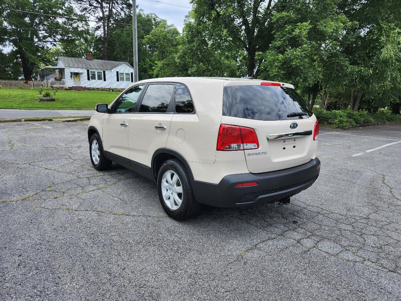 Kia Sorento LX 2WD 2011