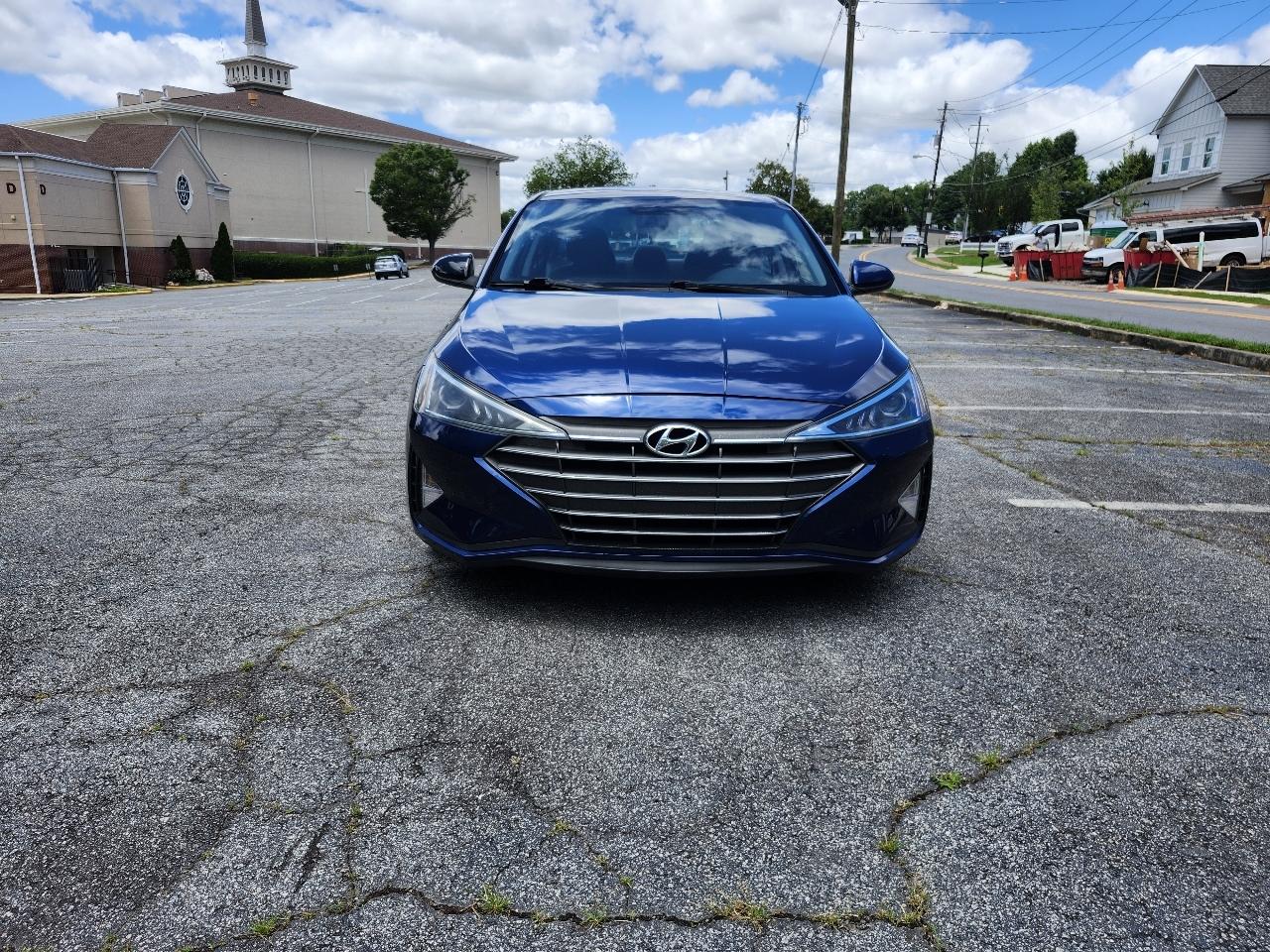 Hyundai Elantra SE 6AT 2019