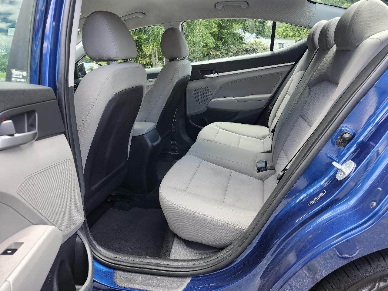 Hyundai Elantra SE 6AT 2019