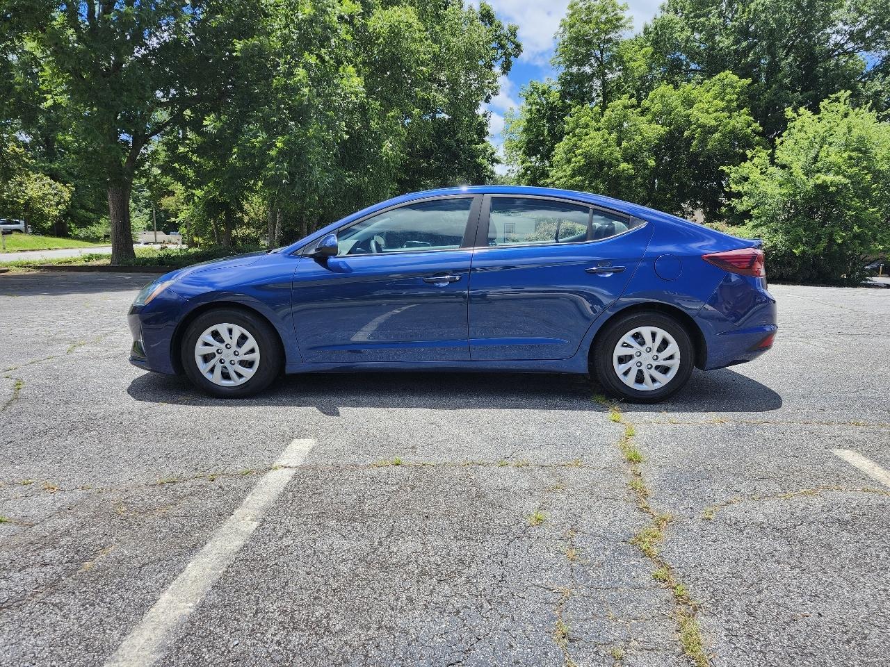 Hyundai Elantra SE 6AT 2019