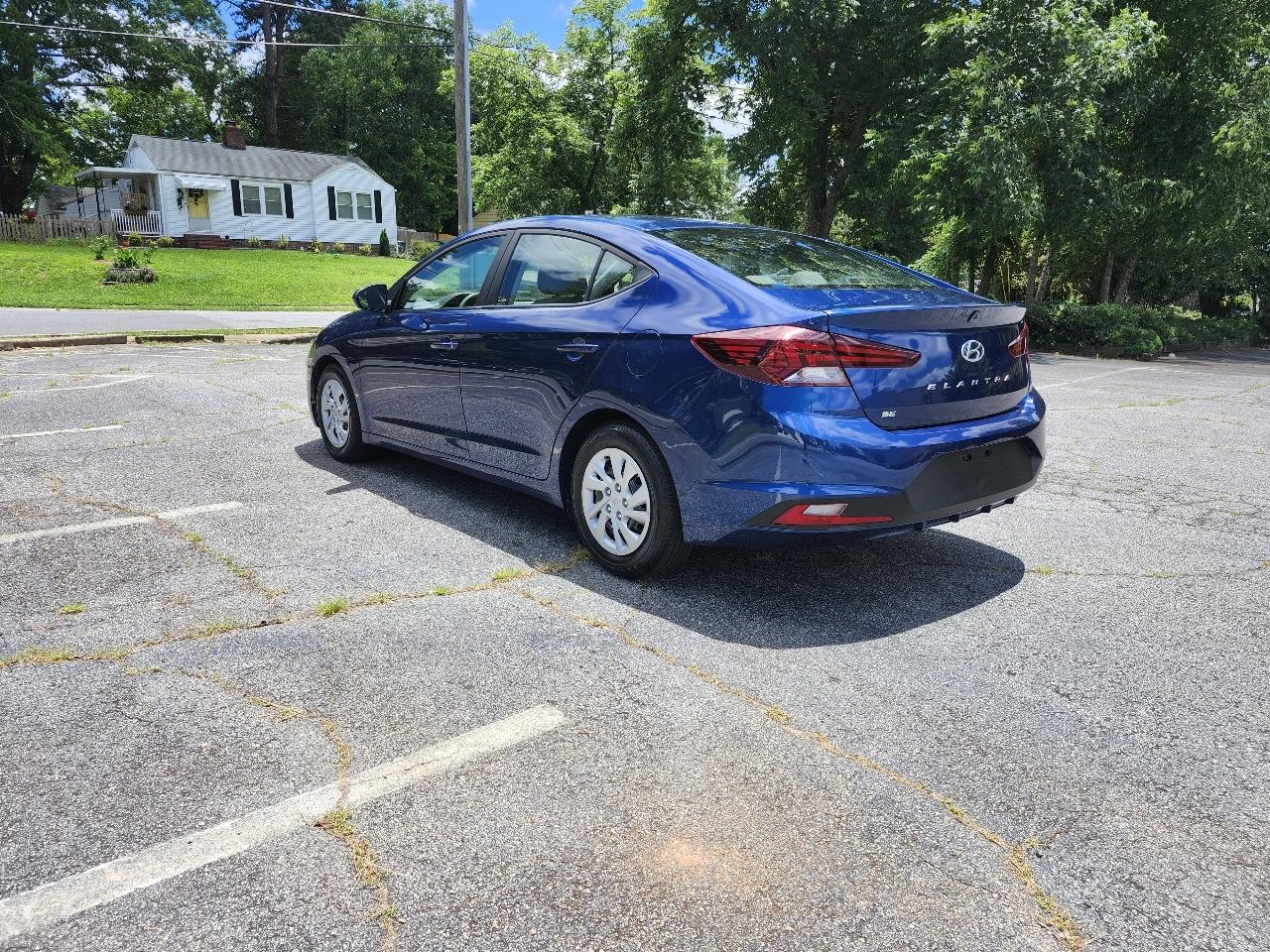 Hyundai Elantra SE 6AT 2019