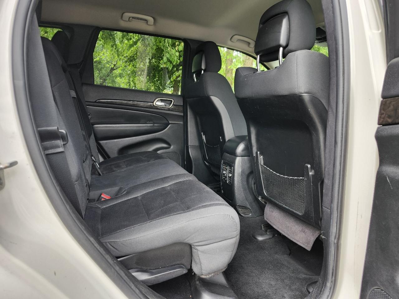 Jeep Grand Cherokee Laredo 4WD 2012