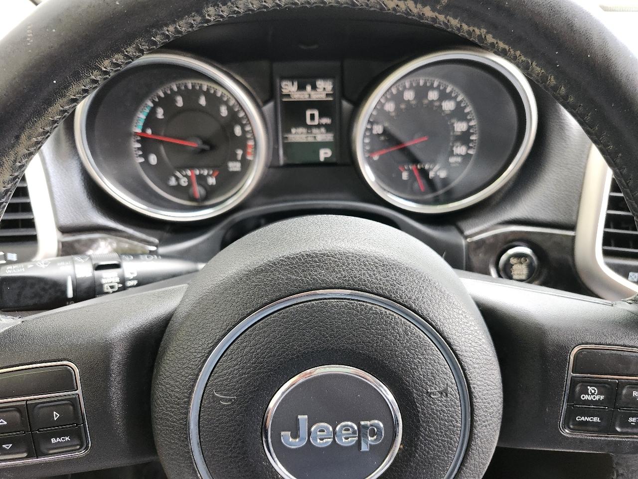 Jeep Grand Cherokee Laredo 4WD 2012