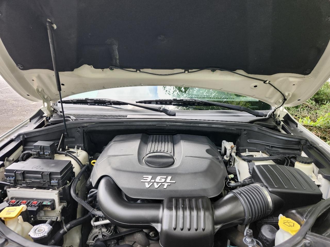 Jeep Grand Cherokee Laredo 4WD 2012