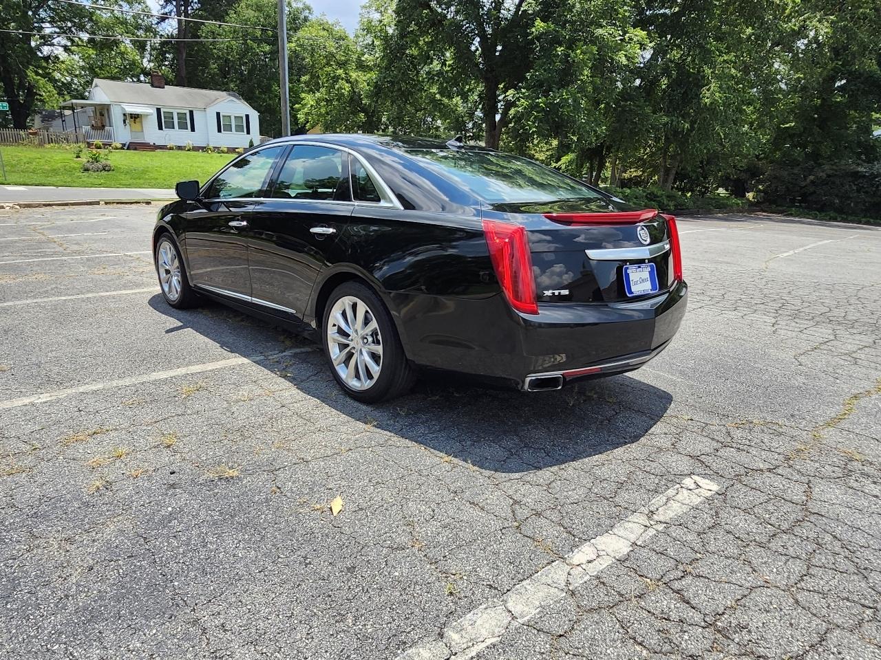 Cadillac XTS Luxury FWD 2014
