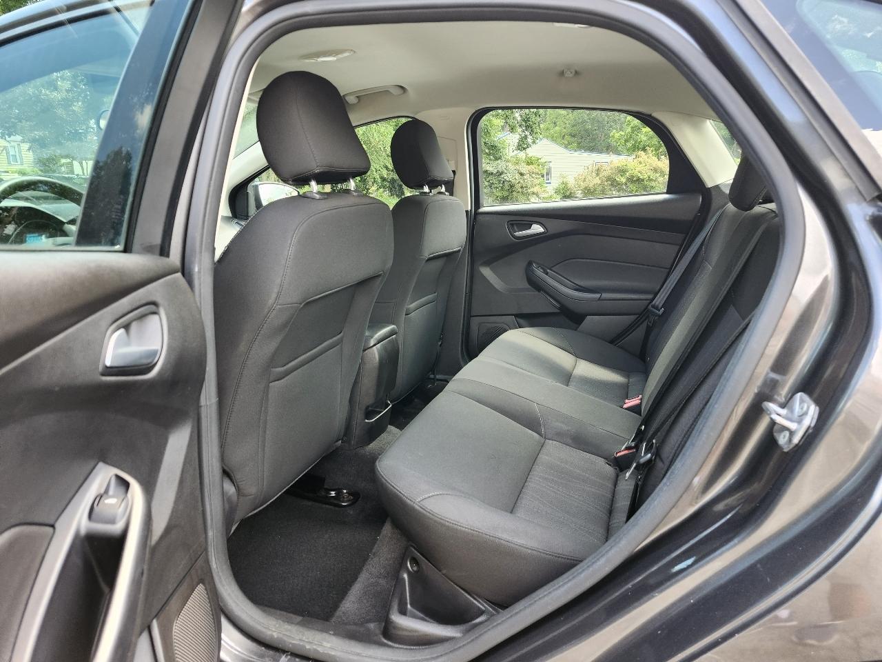 Ford Focus SE Sedan 2016