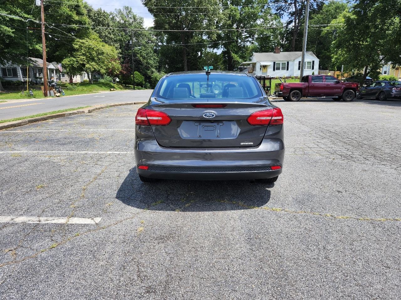 Ford Focus SE Sedan 2016