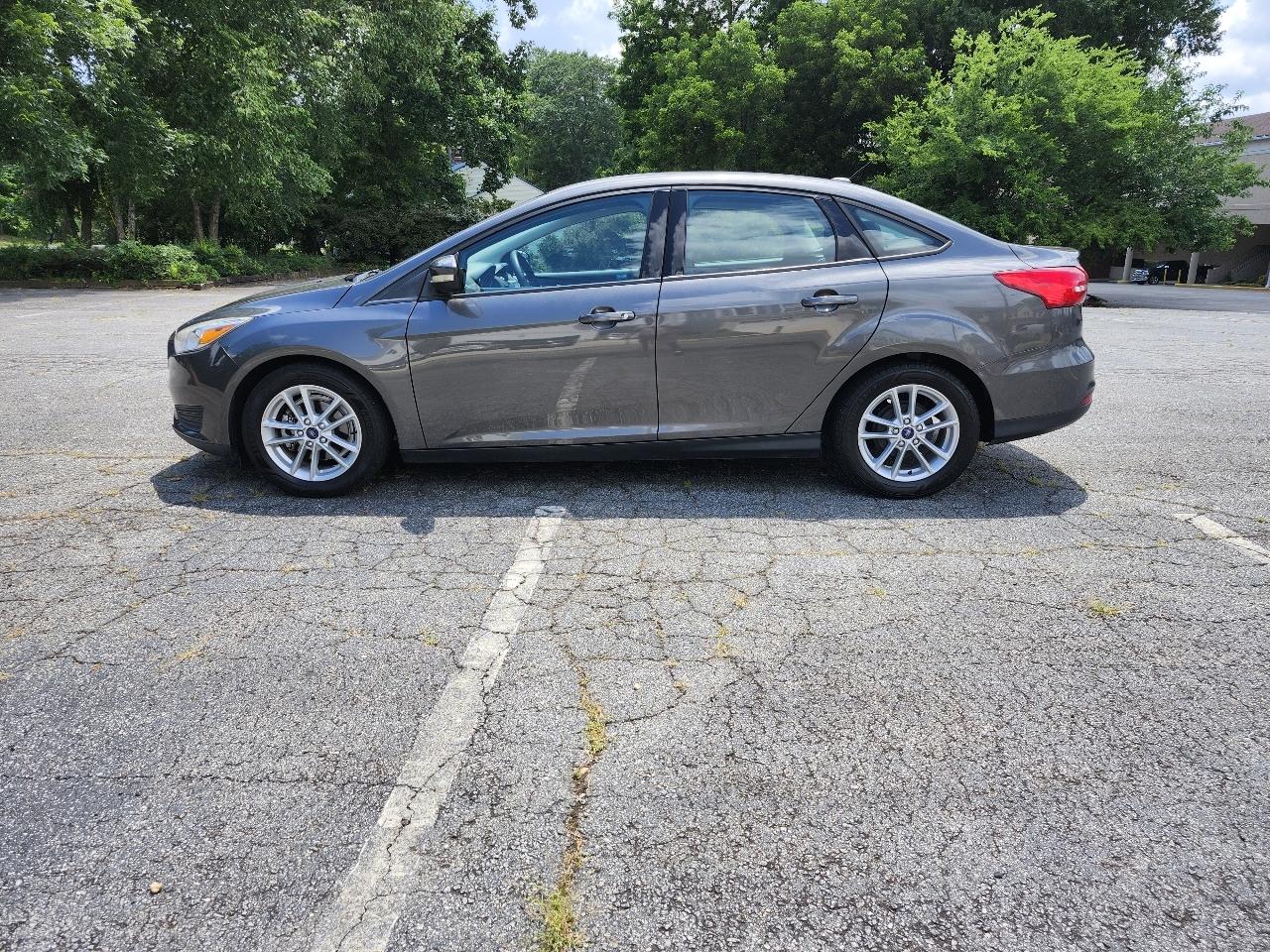 Ford Focus SE Sedan 2016