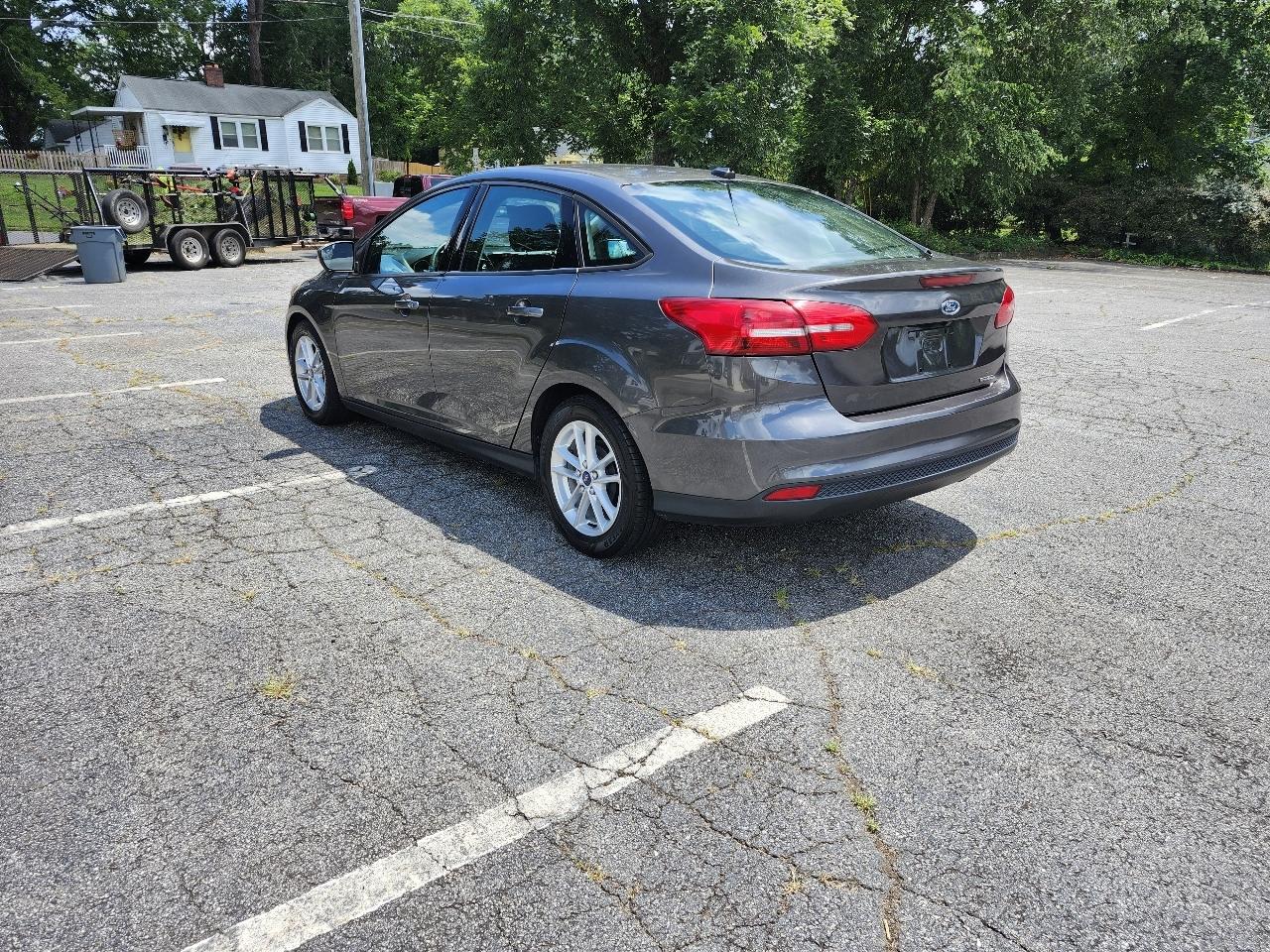Ford Focus SE Sedan 2016