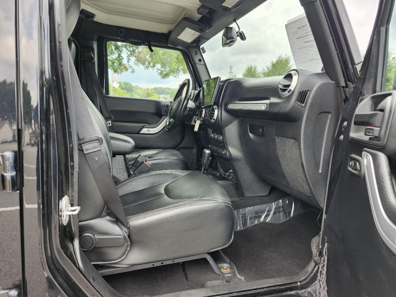 Jeep Wrangler Unlimited Sahara 4WD 2013