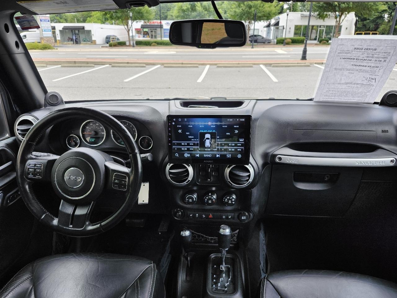 Jeep Wrangler Unlimited Sahara 4WD 2013