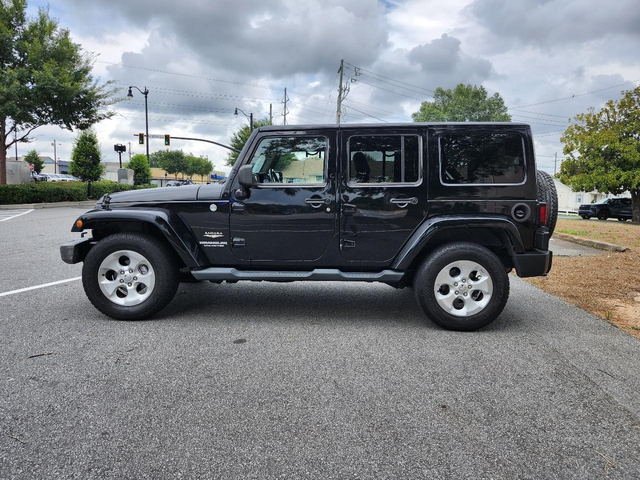 Jeep Wrangler Unlimited Sahara 4WD 2013