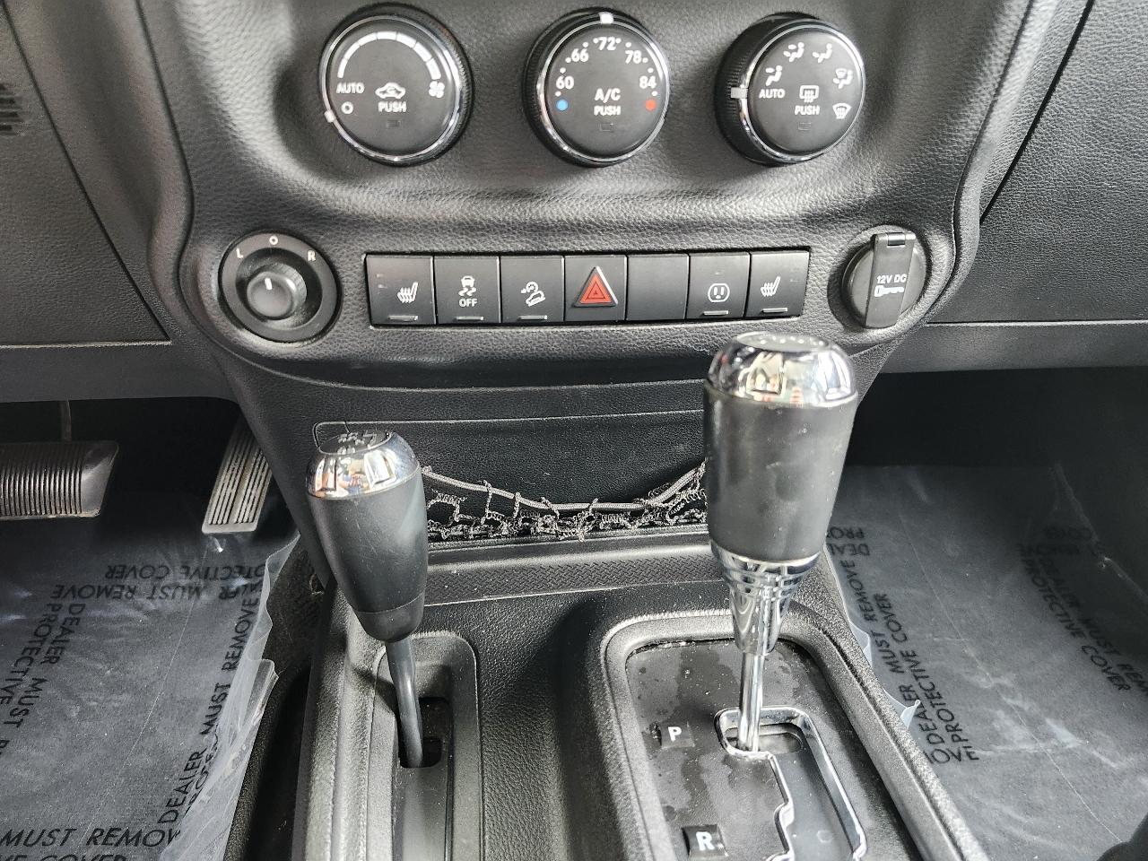 Jeep Wrangler Unlimited Sahara 4WD 2013