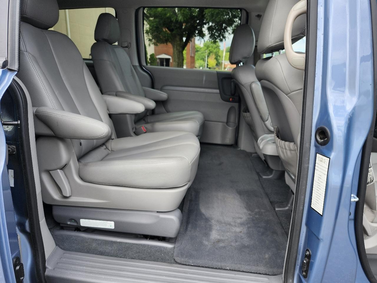 Kia Sedona LX LWB 2012