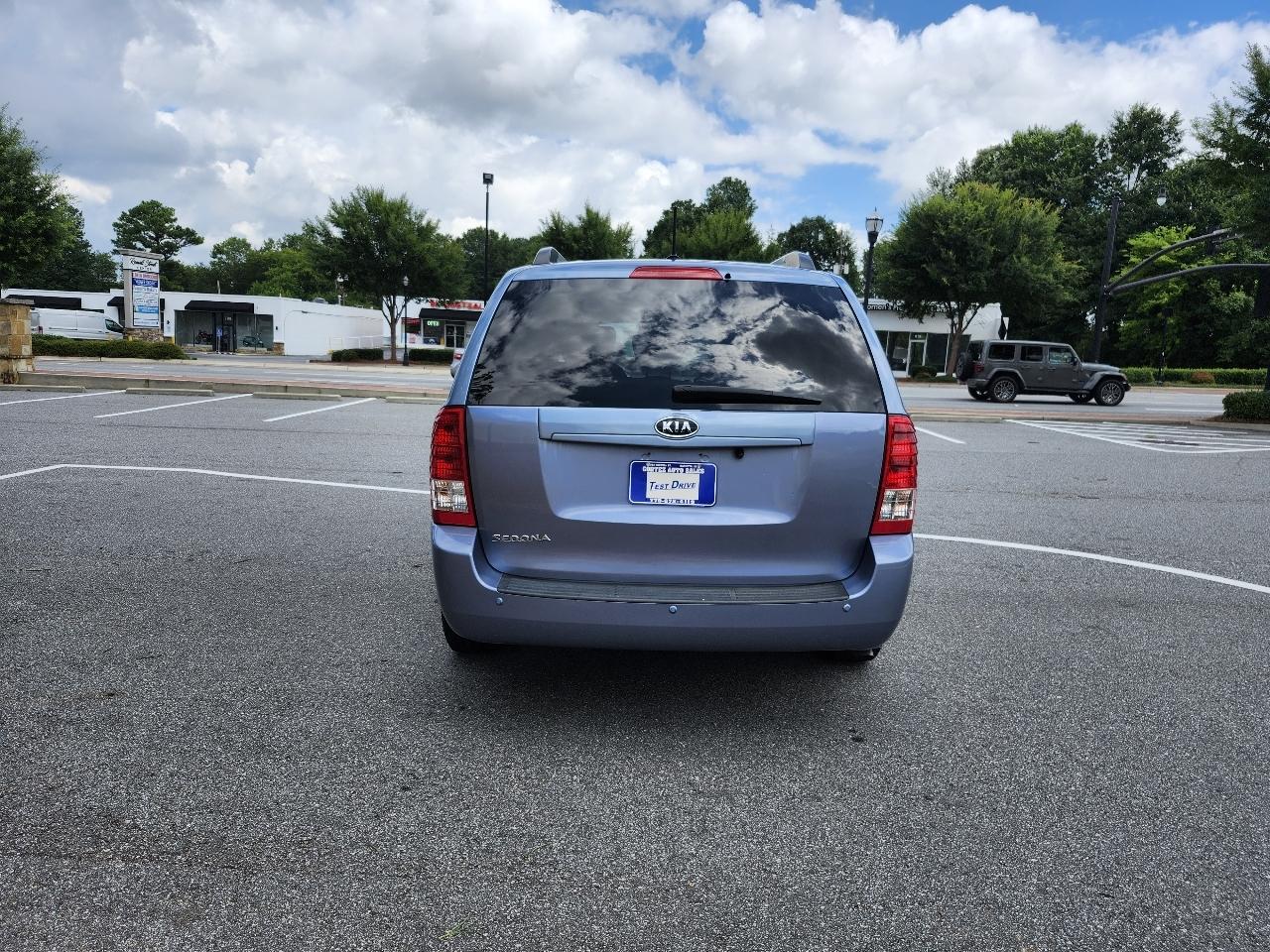 Kia Sedona LX LWB 2012