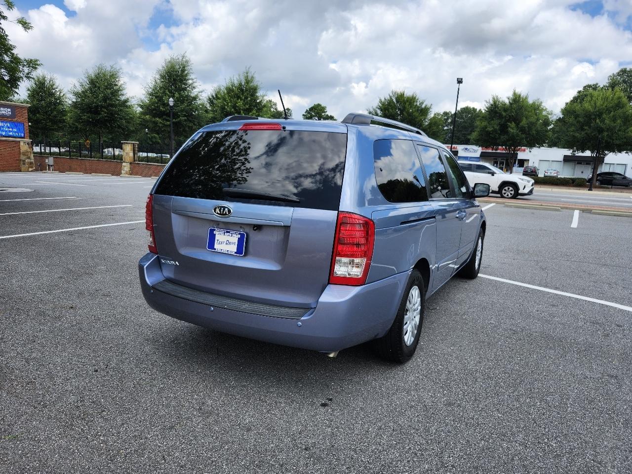 Kia Sedona LX LWB 2012