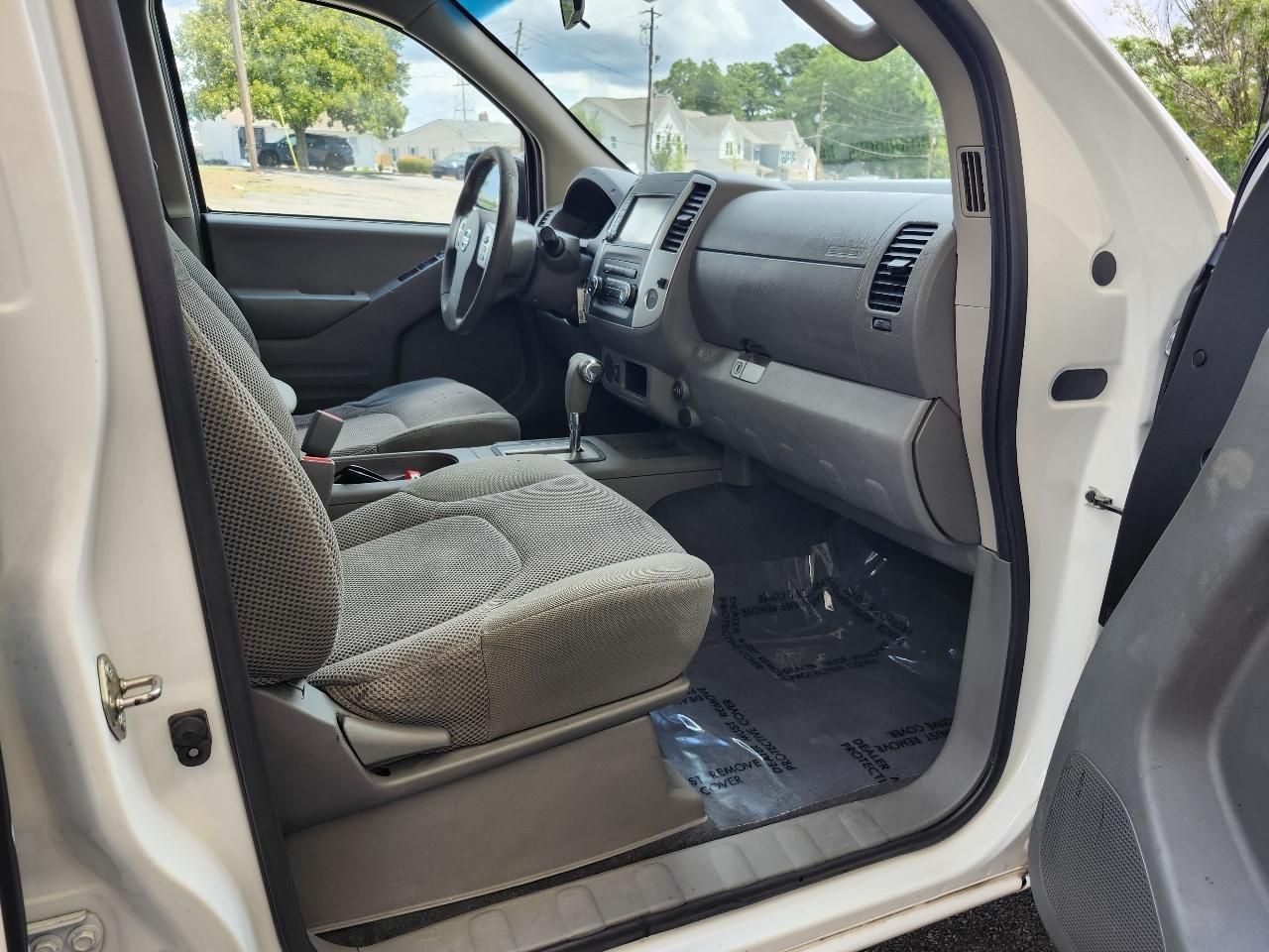 Nissan Frontier S Crew Cab 6MT 2WD 2019