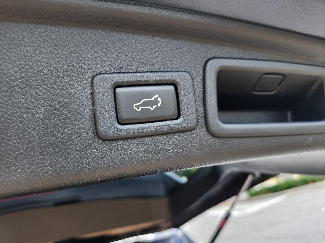 Subaru Forester 2.5i Limited 2014