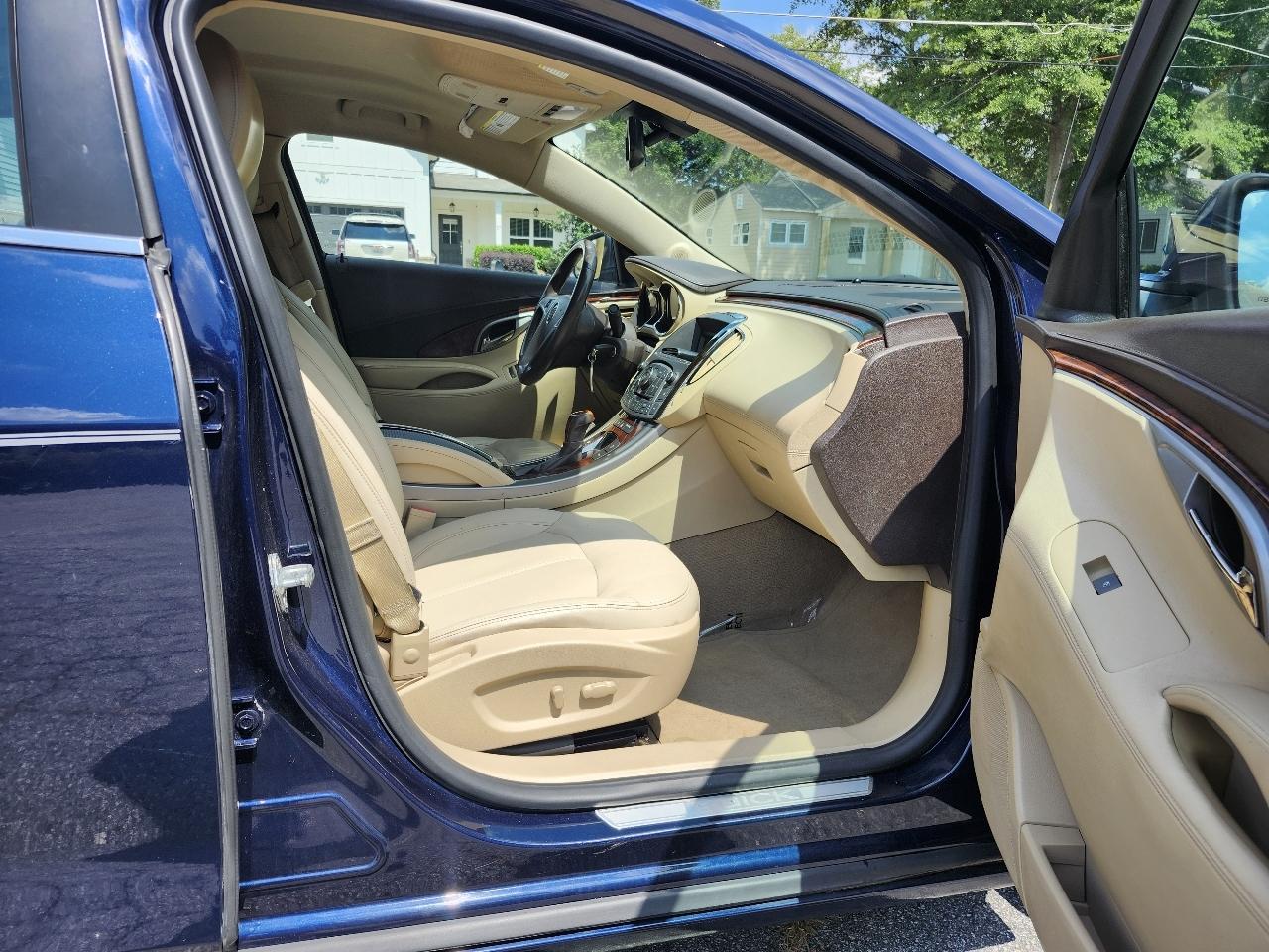 Buick LaCrosse CXL FWD 2011