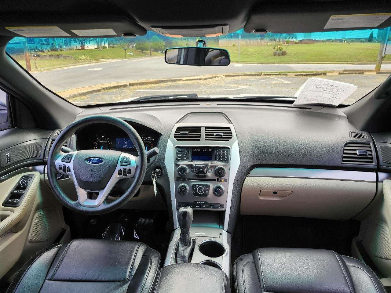 Ford Explorer Base FWD 2014
