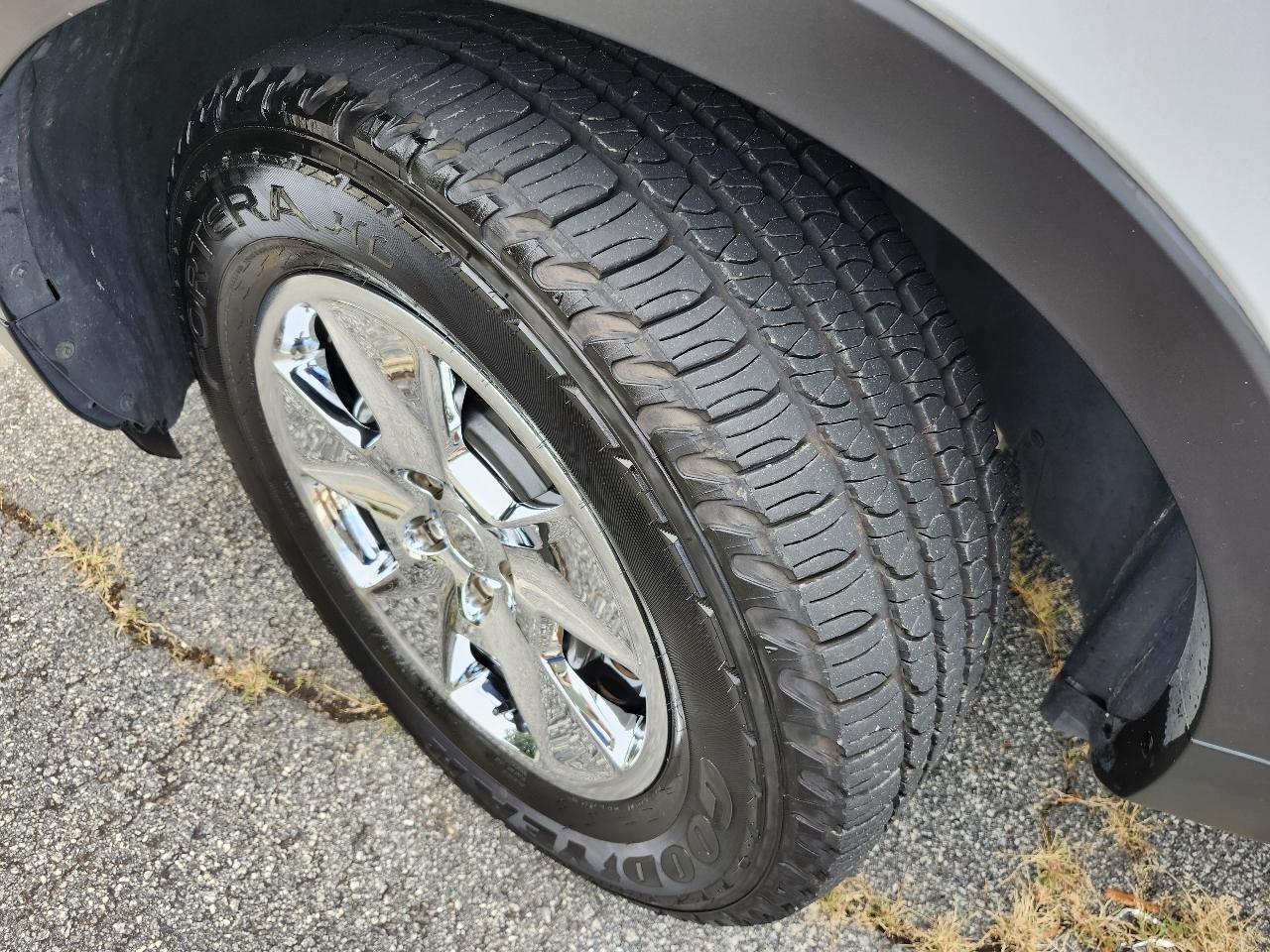Ford Explorer Base FWD 2014