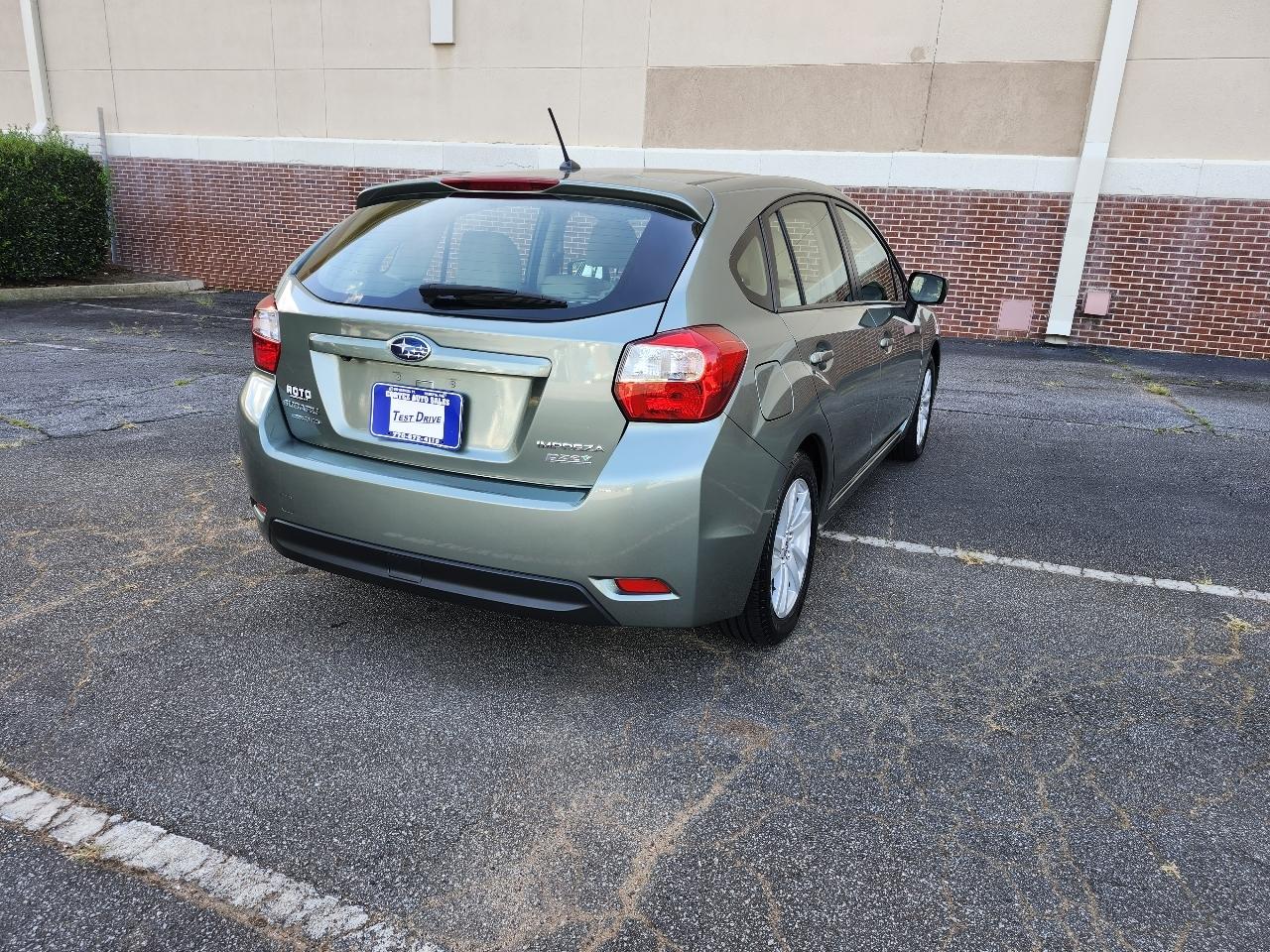 Subaru Impreza 2.0i Premium PZEV 5-Door 2015