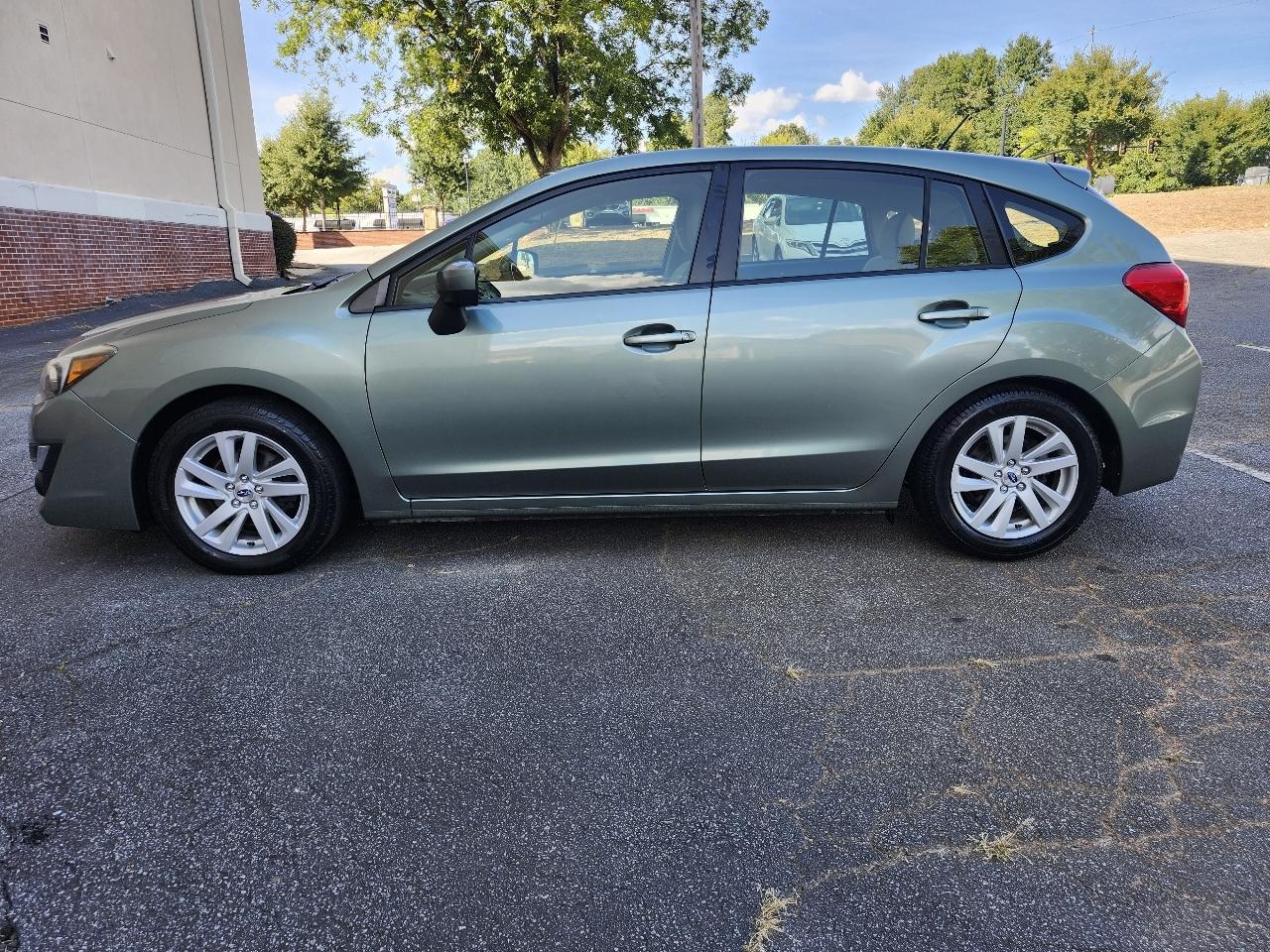 Subaru Impreza 2.0i Premium PZEV 5-Door 2015