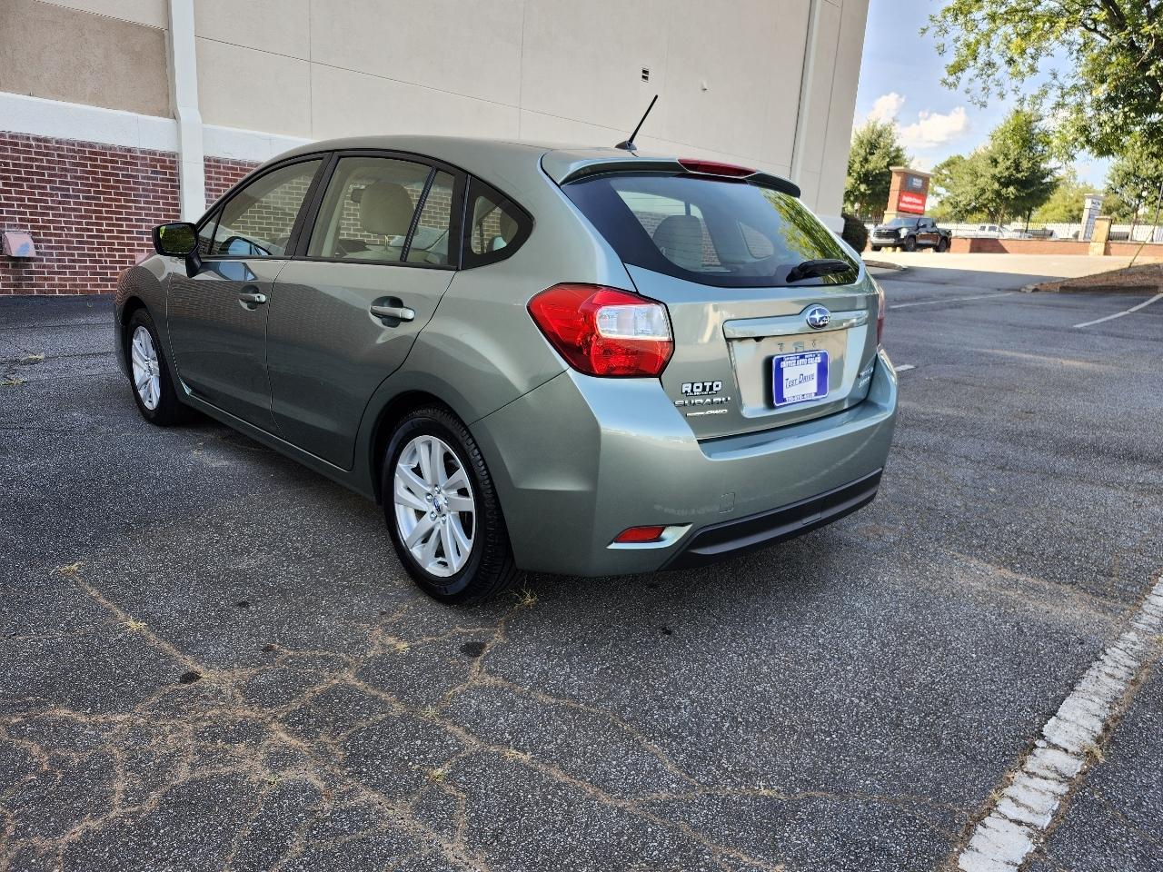 Subaru Impreza 2.0i Premium PZEV 5-Door 2015