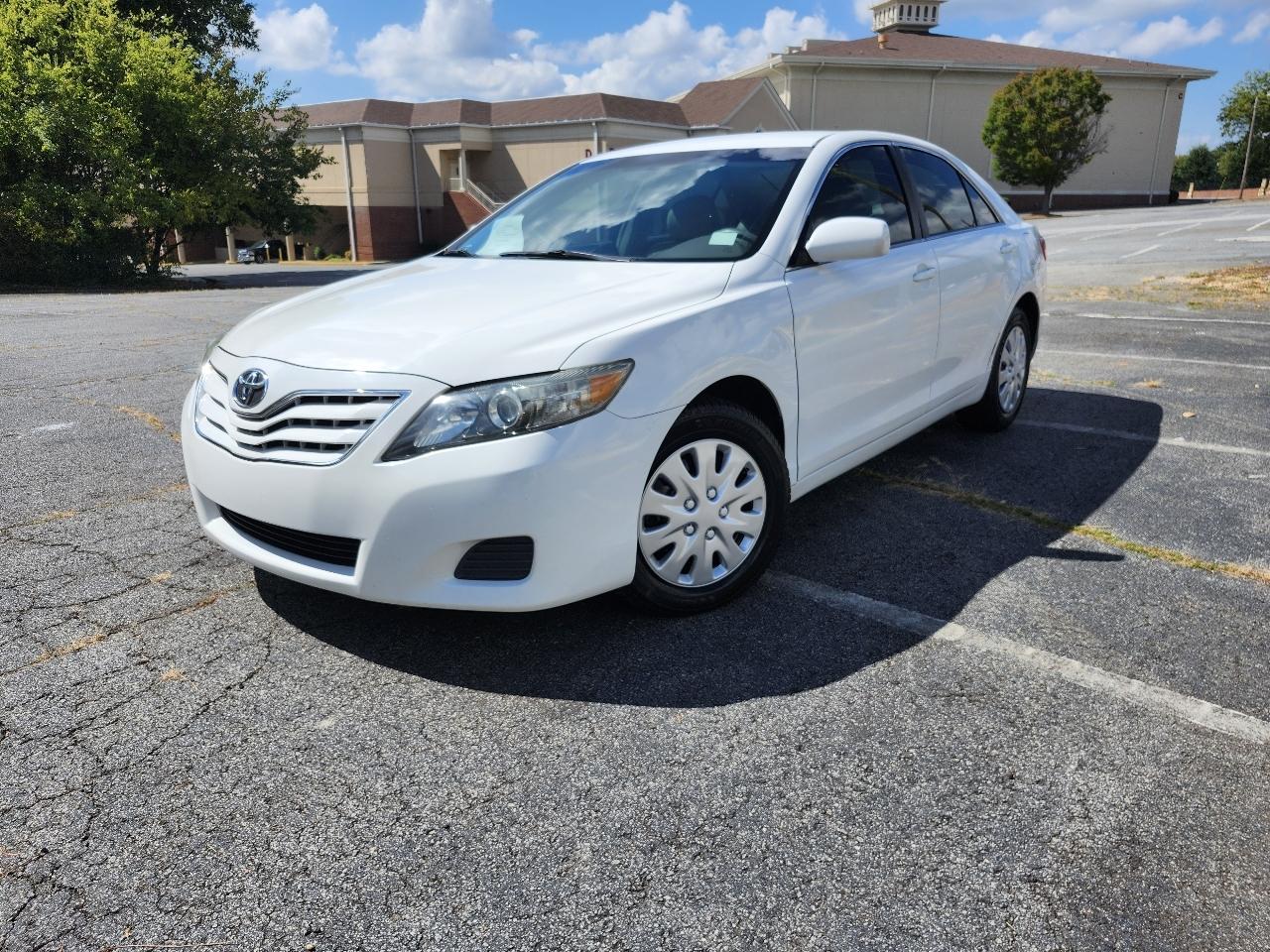 Toyota Camry Base 6-Spd AT 2011