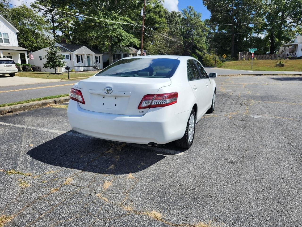 Toyota Camry Base 6-Spd AT 2011