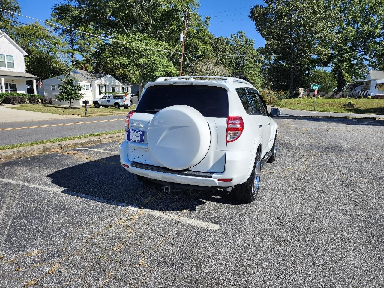 Toyota RAV4 Limited I4 2WD 2011