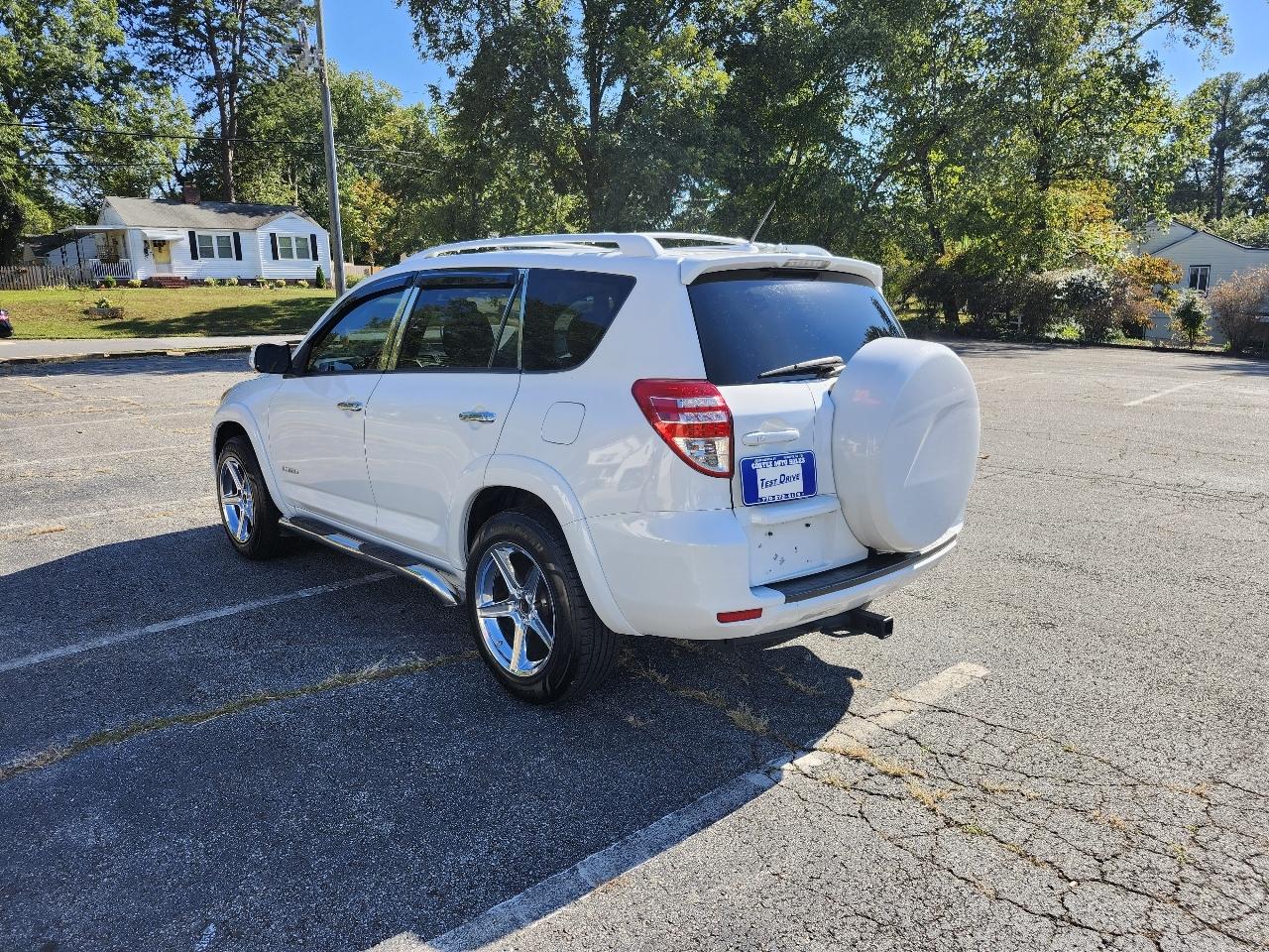 Toyota RAV4 Limited I4 2WD 2011