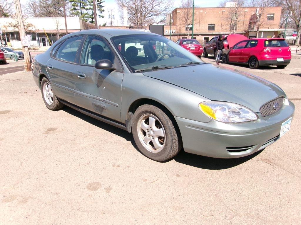 2006 Ford Taurus SE