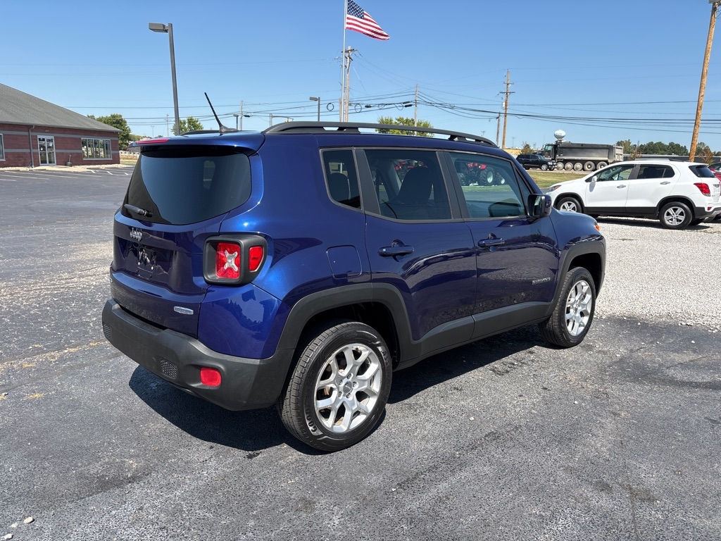 2016 Jeep Renegade Latitude photo 4