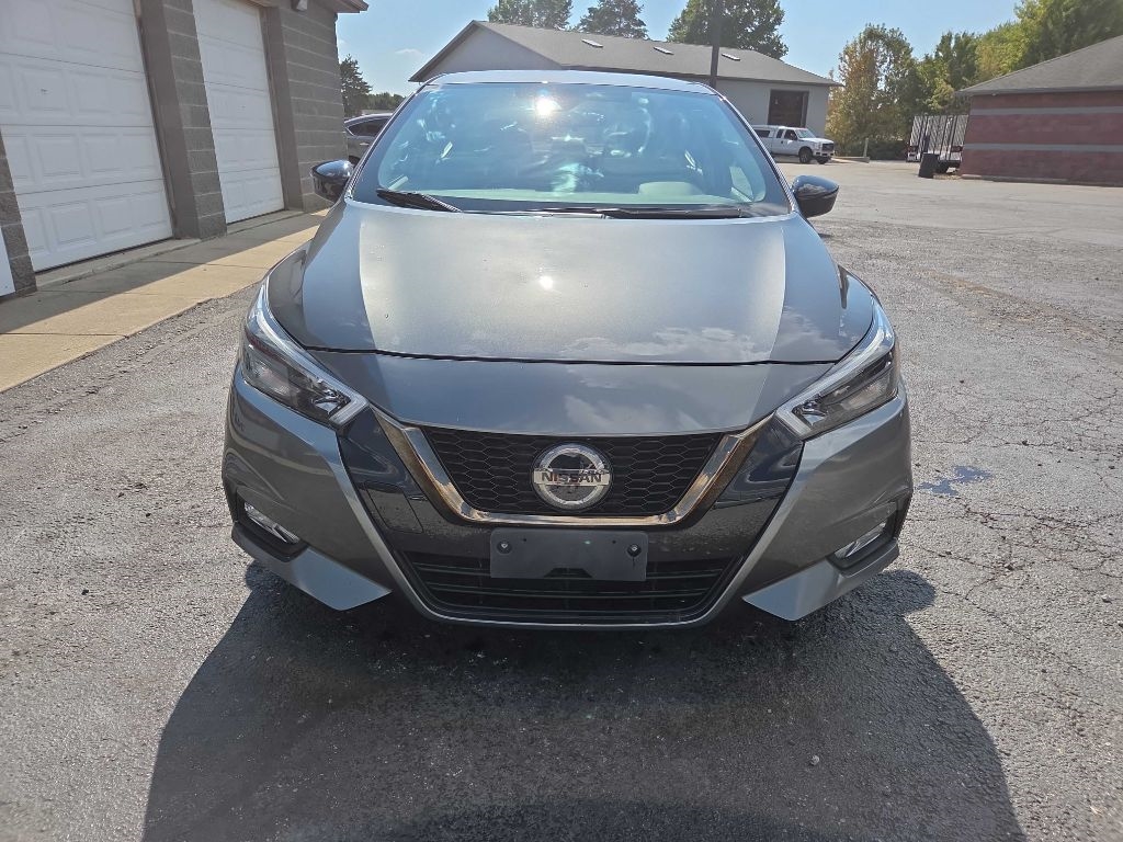 2020 Nissan Versa SR photo 2