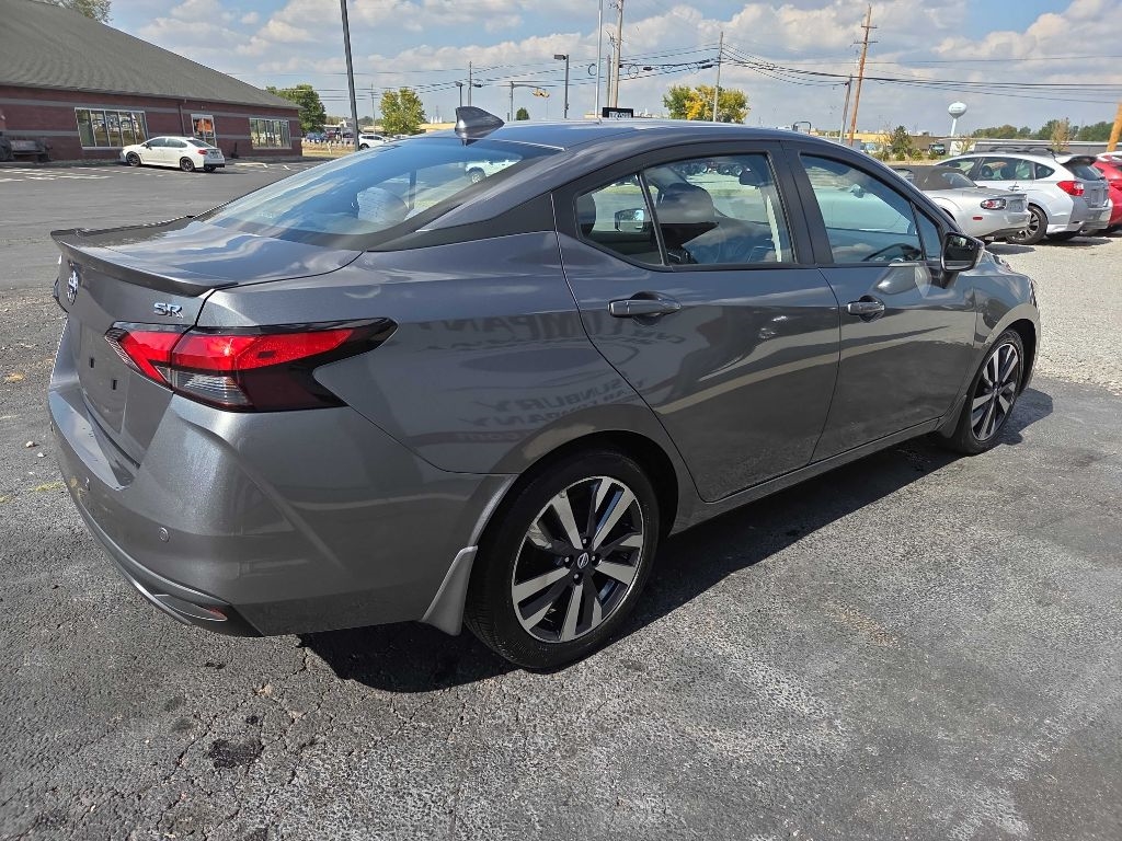 2020 Nissan Versa SR photo 4