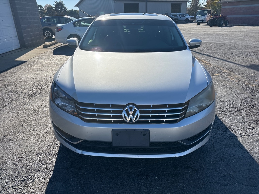 2014 Volkswagen Passat SE photo 3