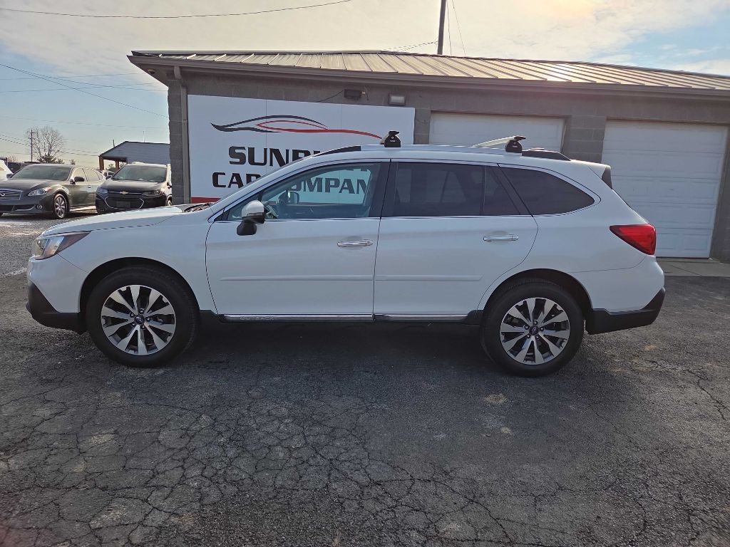 2018 Subaru Outback Touring's photo