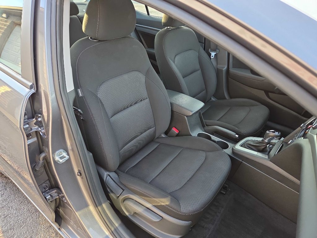 Hyundai Elantra  2018