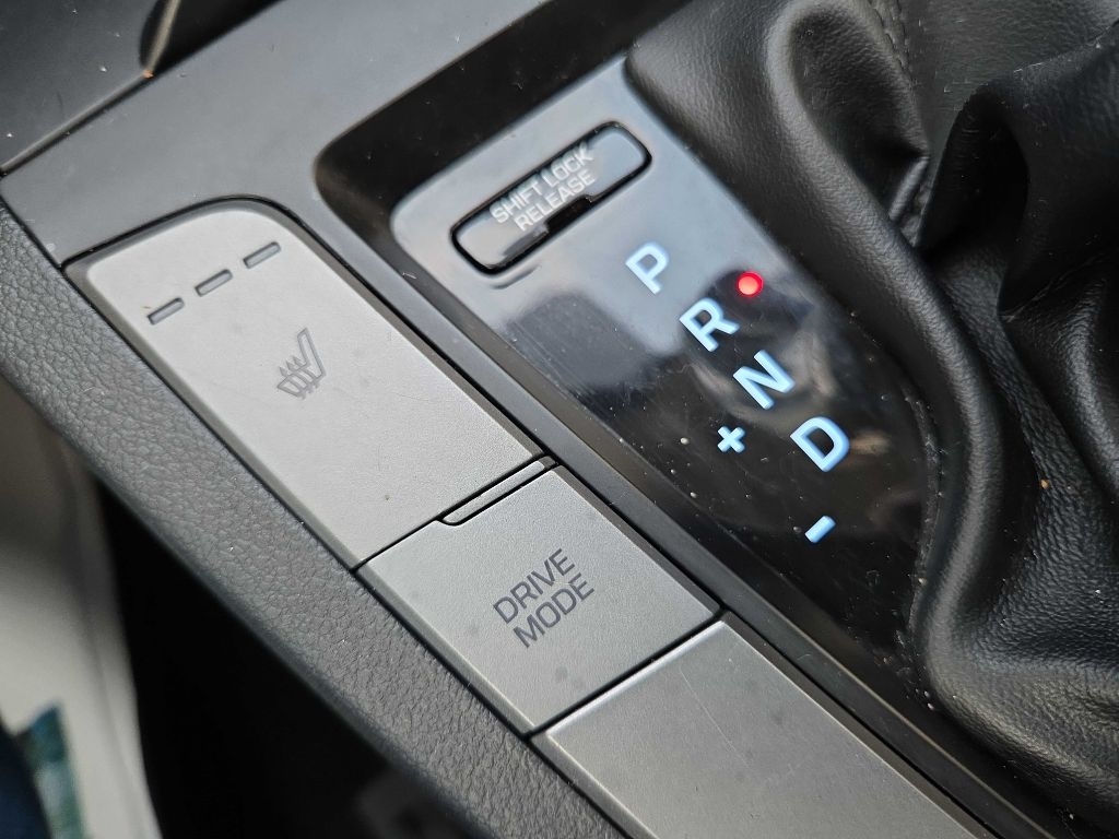 Hyundai Elantra  2018